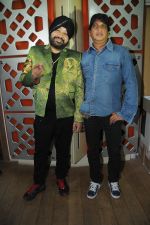 Sunil Agnihotri with Daler Mehndi  at the song recording of Sunil Agnihotri_s film Balwinder Singh Famous Ho in Mumbai on 23rd Dec 2012.JPG